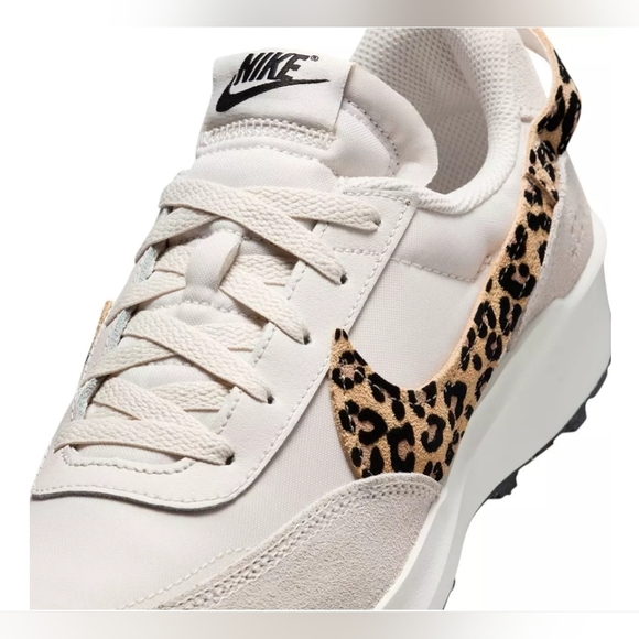 NIKE WAFFLE DEBUT CASUAL SNEAKER New No Box Woman's Size 10 - Picture 6 of 10